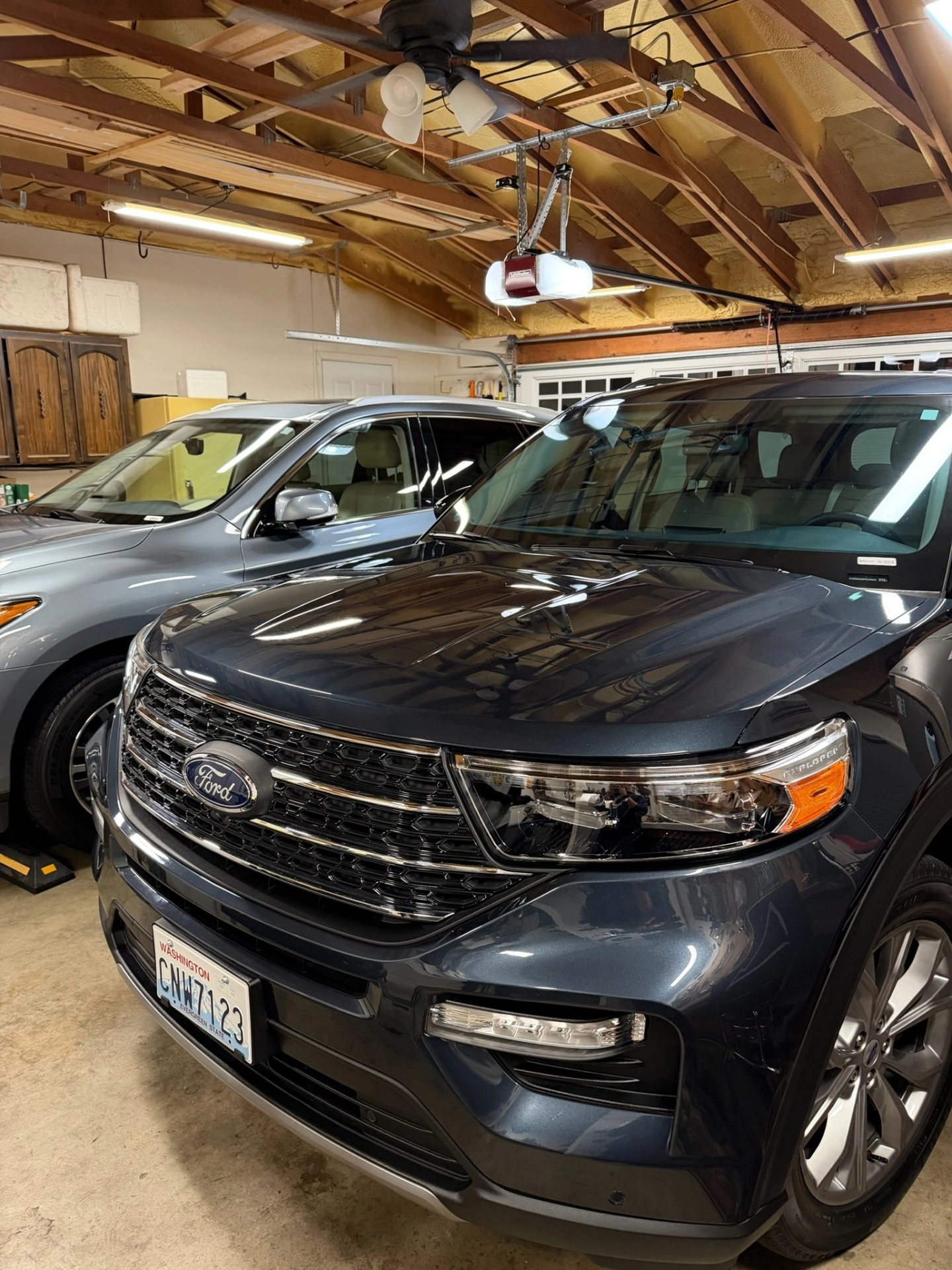 SUV Car Detailing Kennewick Washington - Ford Explorer Paint Protection Ford Explorer SUV detailing Kennewick WA - professional paint protection and polish by Colombian Car Detailing