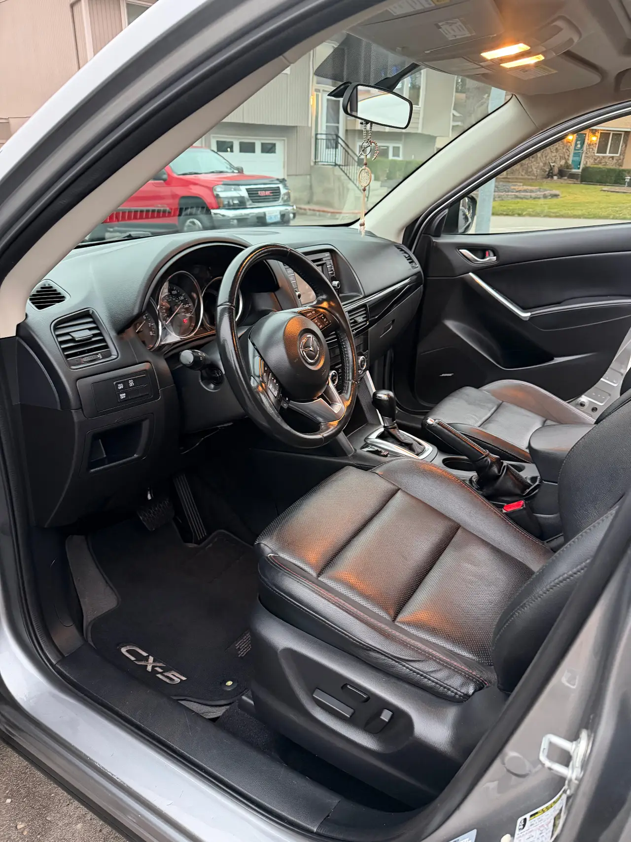 Mazda CX-5 interior detailed by Colombian Detailing